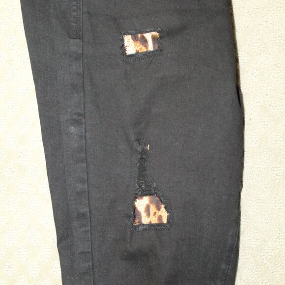 Judy Blue Jeans Leopard Patch Black Skinny Jeans 82168 - Size 15/32 - Picture 2 of 7